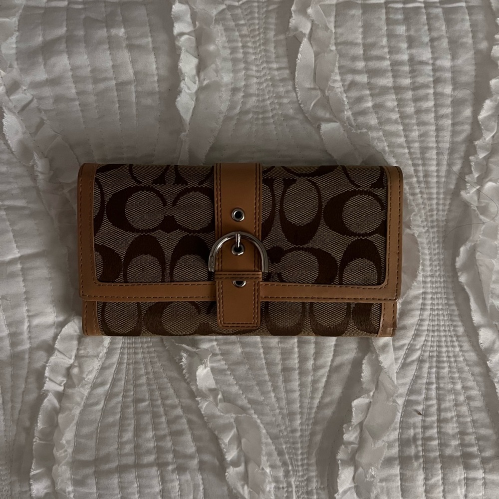 Coach Tri Fold Wallet ❤️